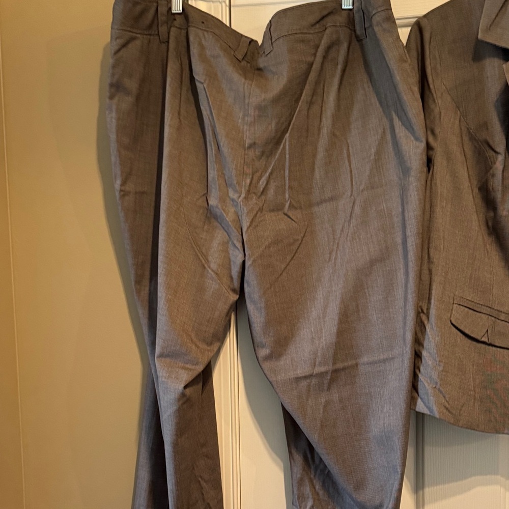 Lane Bryant Brown Women's Pantsuit - Picture 6 of 7